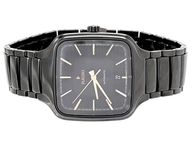 RADO, True Square, Cal 763, Serie nr.16524840, Ref nr. R27078172, Boett nr. 763.6078.3, herrur, 38 mm, high-tech ceramica, automatisk, safirglas, datum, integrerad originallänk, viklås i titan, Ref nr. 05069, cert, juli 2025, box, ytterkartong.