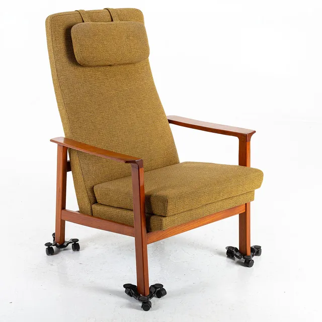 FÅTÖLJ, teak med tygklädsel, 1960-tal.
