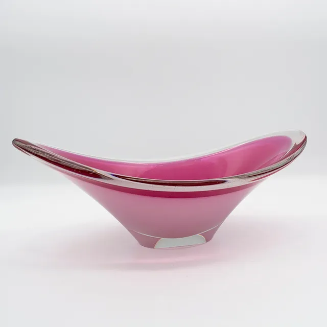 PAUL KEDELV. DESIGNER SCHALE COQUILLE VON PAUL KEDELEV FÜR FLYGSVORS/SCHWEDEN UM 1955; SIGNIERT.