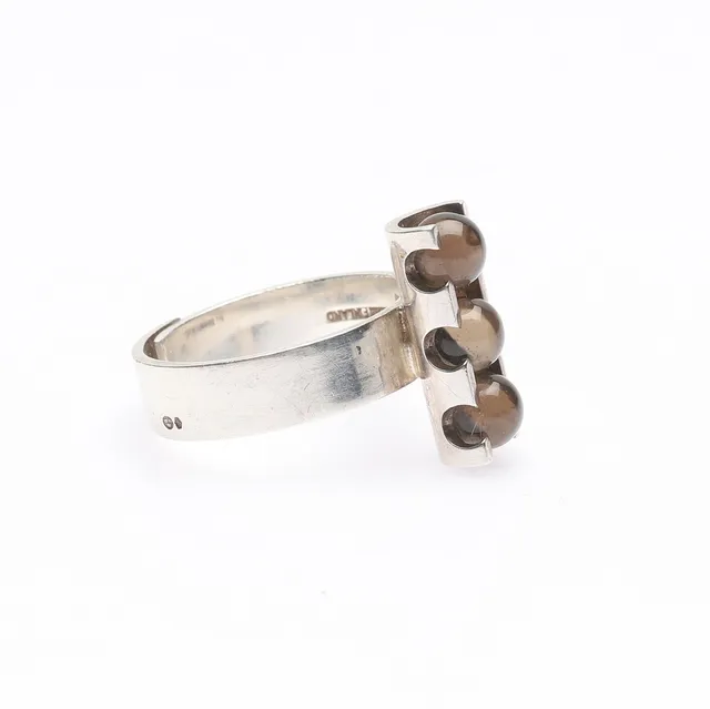 ELIS KAUPPI. ring, silver/rökkvarts, Kupittaan Kulta, Åbo, svensk importstämpel.