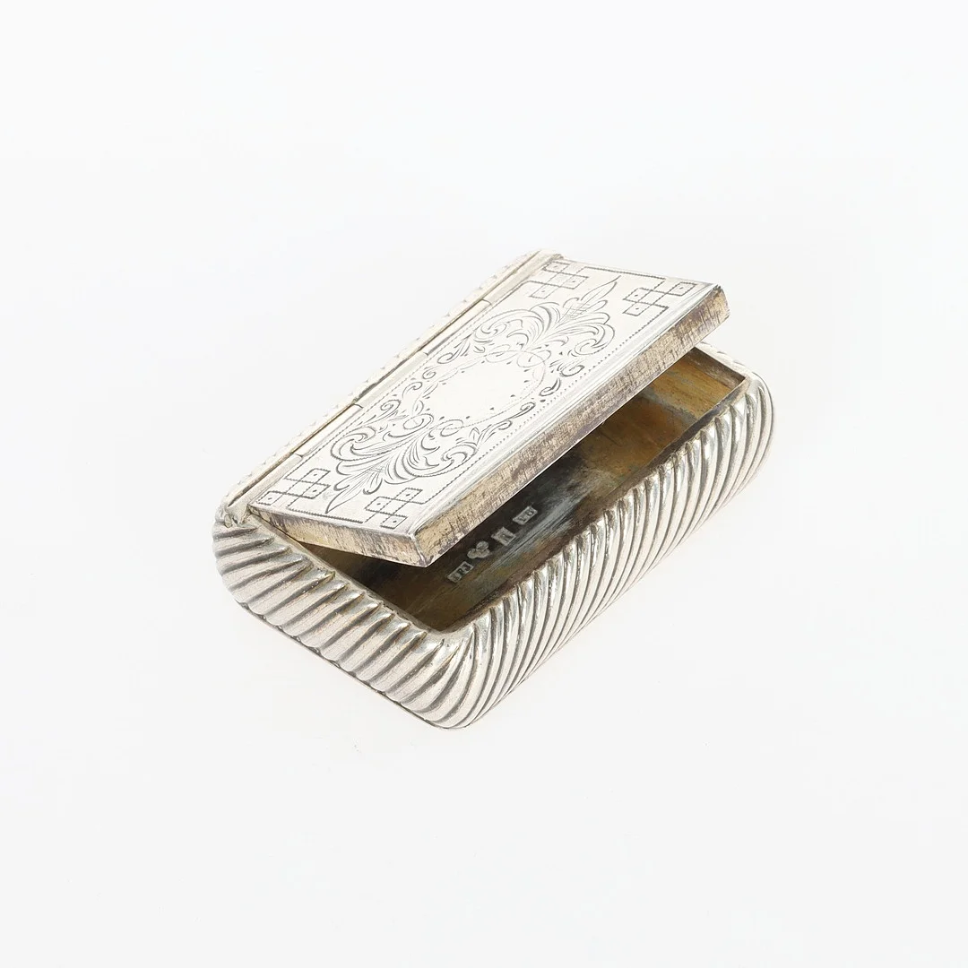 JOHN FERDINAND JOHANSSON. 1872-1907. Dosa med lock, 1899. — Silver — Auktionsverket Engelholm