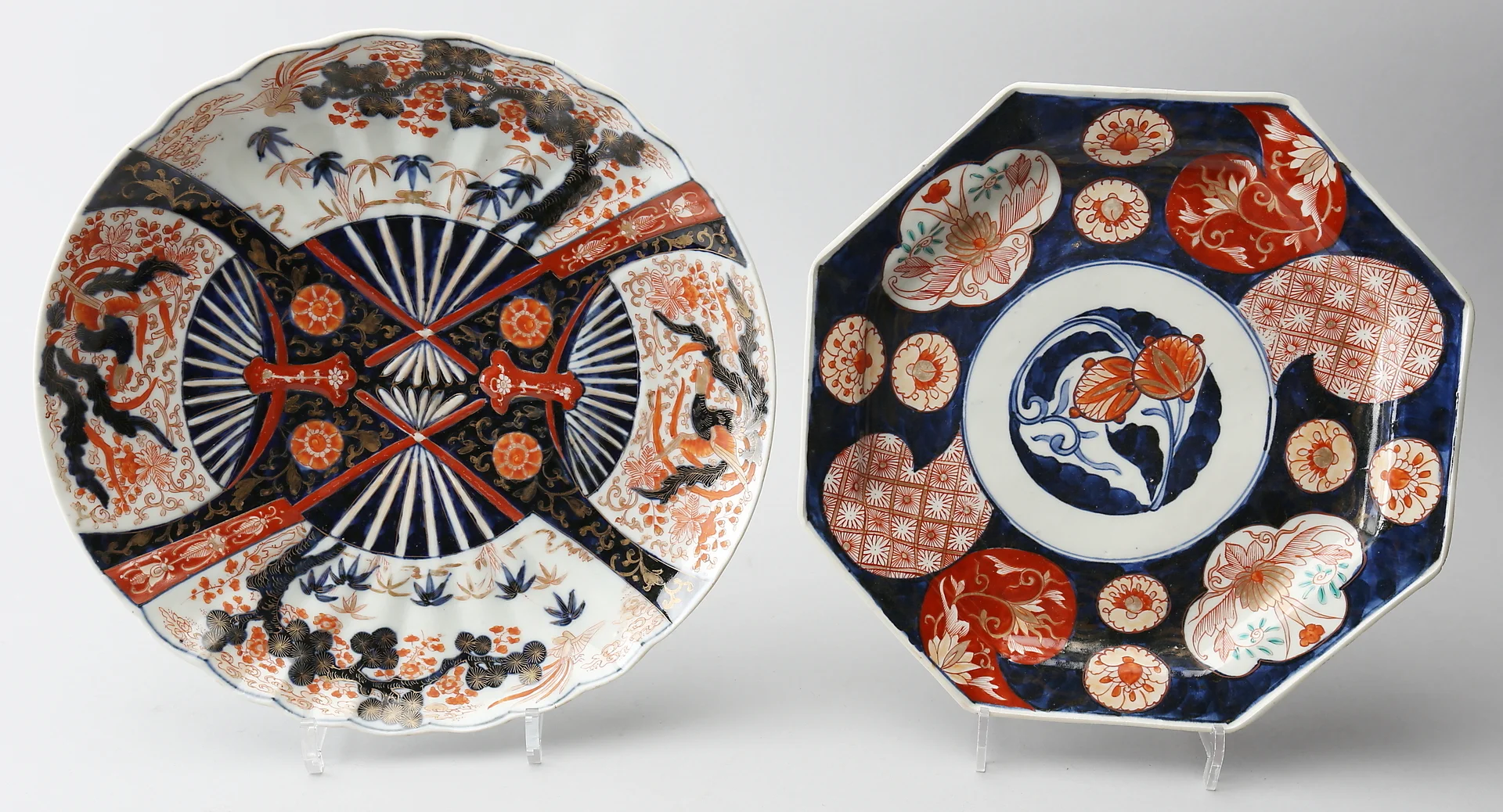 TELLER, 2 Stück Imari, Japan Anfang 20.Jahrhundert. — Asiatica — Auktionshaus Dannenberg
