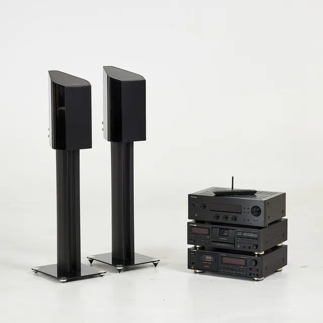 SONUS. Faber Venere 1.5, högtalare samt 3 stereodelar, passiva, med tillhörande stativ.