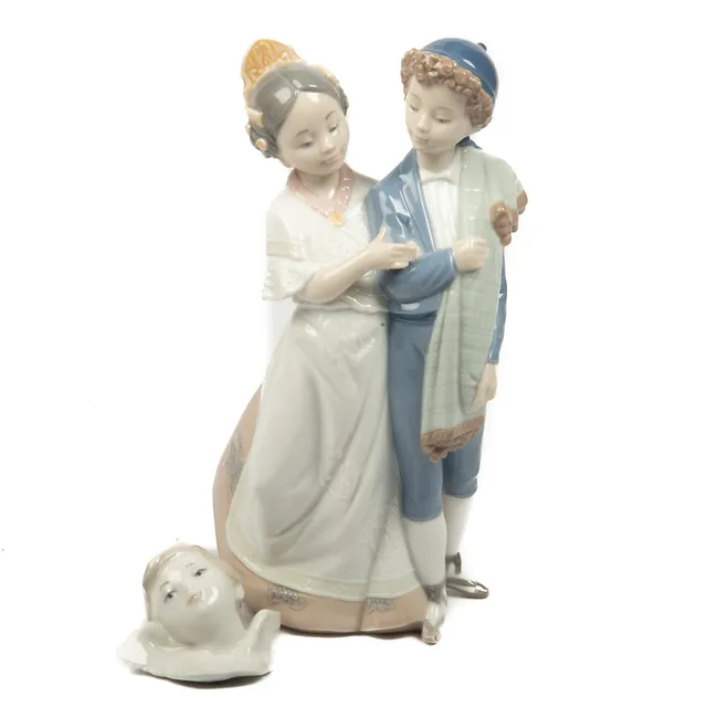 FIGURINER, 2 stycken, porslin, Lladro och Nao.