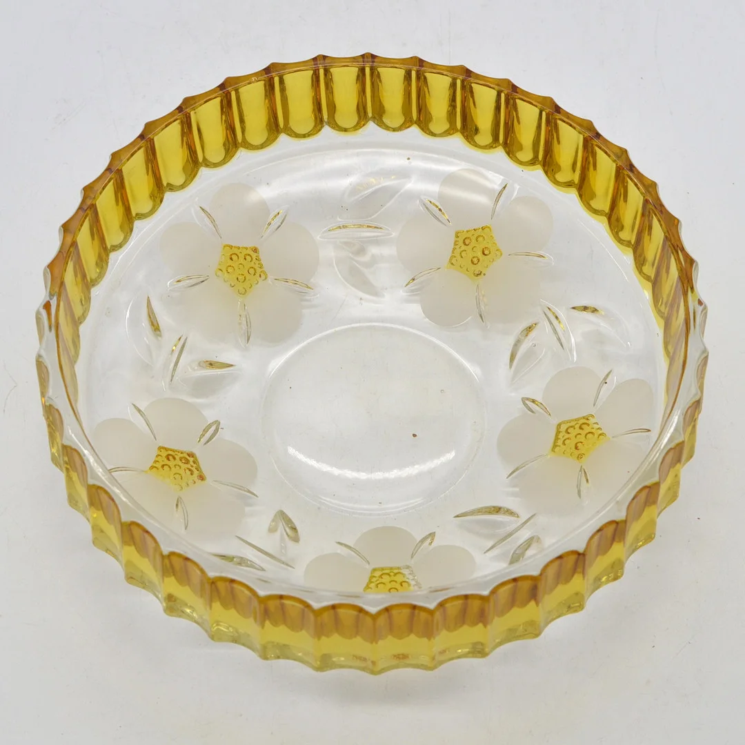 WALTHER-GLAS GMBH & CO.KG, SCHALE, KRISTALLGLAS, BLUMEN, HANDGESCHLIFFEN, BERNSTEINFARBEN, UM 1960/70ER JAHRE. — Art glass — Kunst- und Auktionshaus Kleinhenz