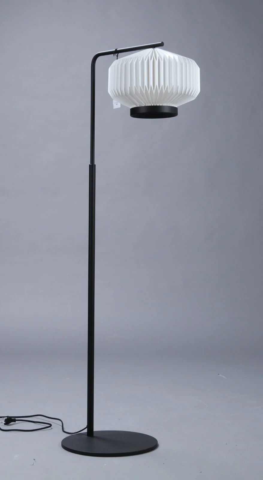 Le Klint. Shibui standerlampe, White/Black — Lamps and lighting/Floor lights — Lauritz