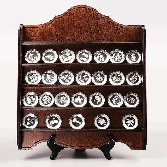 FRANKLIN MINT. Miniatyrtallrikar, sterlingsilver, 26 st, vikt 294 gram.