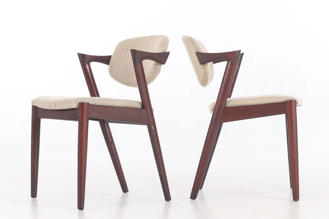 Kai Kristiansen. Pair of mahogany dining chairs, model 42 (2) — Furniture/Chairs — Lauritz