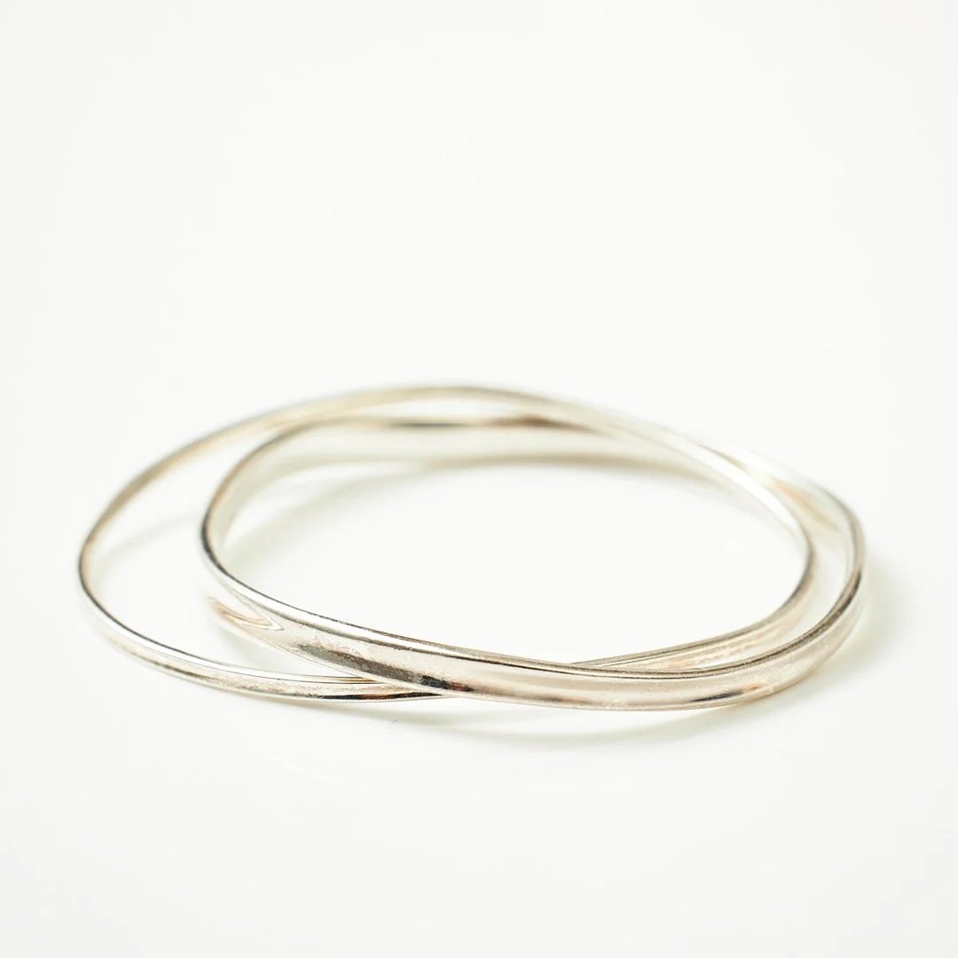 VIVIANNA TORUN BÜLOW-HUBE, "Marcia Double", armring, sterlingsilver, för Georg Jensen, nr 618 B. — Bracelets — Stockholms Auktionsverk Magasin 5