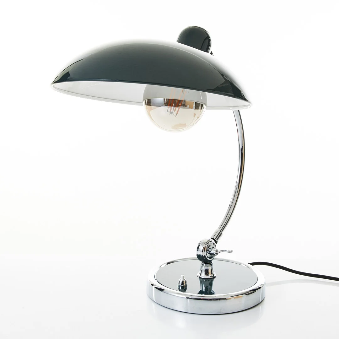 CHRISTIAN DELL. "President / Kaiser Idell 6631-Luxus", Fritz Hansen, Danmark, kromad fot, grönlackerad skärm, märkt Original Kaiser Idell, etikettmärkning. — Table Lamps — Stockholms Auktionsverk Magasin 5