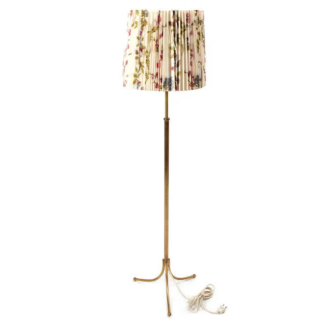 JOSEF FRANK, golvlampa, Firma Svenskt Tenn, modell 2326, mässing.