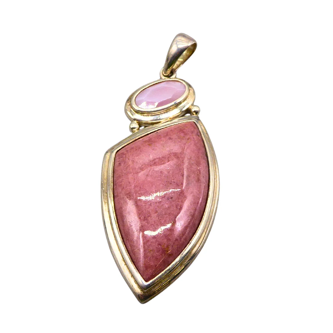 925ER SILBER - ANHÄNGER, VERGOLDET MIT GEFASSTEM RHODOCHROSITEN. — Brooches & Pendants — Auktionshaus Stuber's Hammerschlag