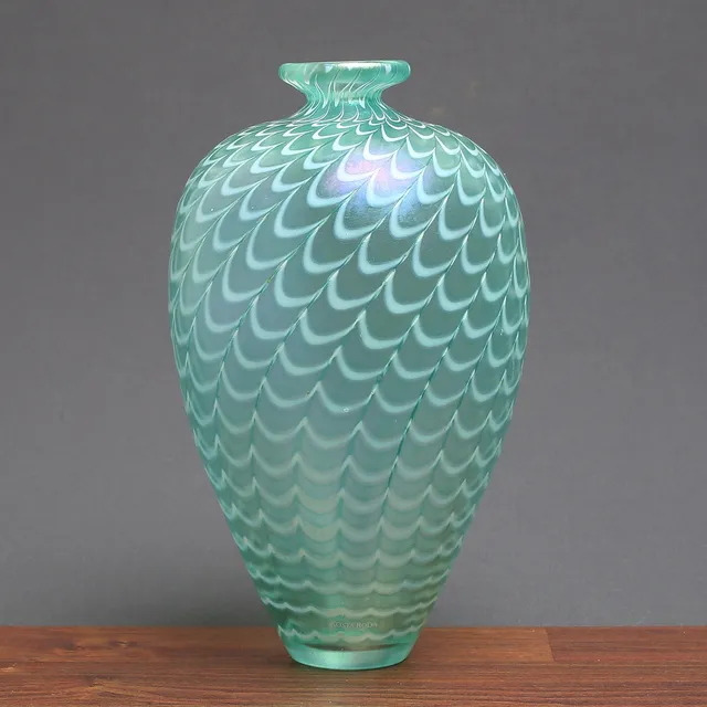 BERTIL VALLIEN. vas, glas, "Minos", signerad, Kosta Boda.