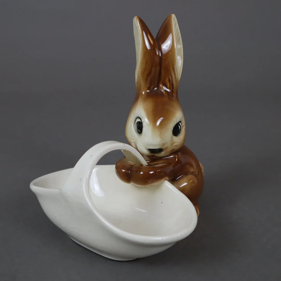 - OSTERHASE MIT KORB - Vintage Goebel Figur, West Germany. — European — Auktionshaus Blank