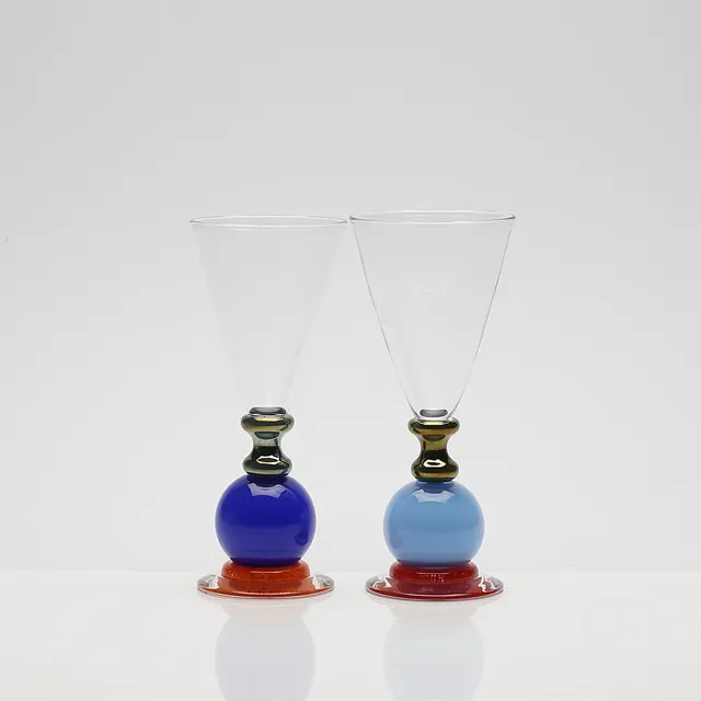 WILKE ADOLFSSON. pokalglas, 2 st, glas, signerade och daterade -02.