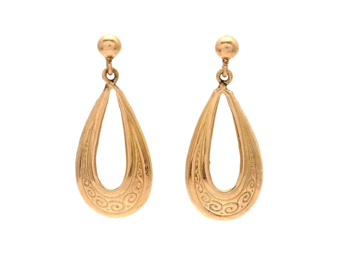 ÖRHÄNGEN, 18K guld, längd 2,6 cm, stift, vikt 1,57 g, en snurrebuss saknas. — Smycken/Örhängen — Kaplans