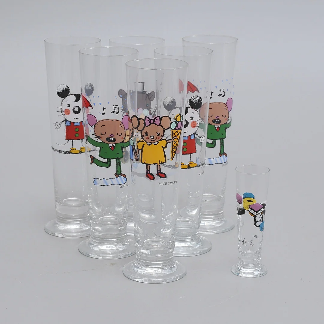 LASSE ÅBERG. Ölglas 6 st, samt snapsglas, 1 st, Kosta. — Utility glass — Auktionshuset Thelin & Johansson