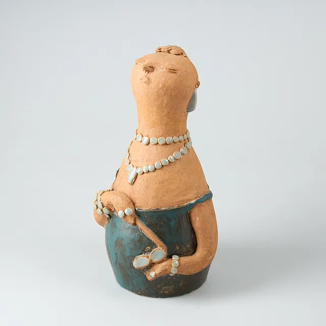 MICHAEL SCHILKIN. Keramikskulptur. Damen med pärlorna. Signerad Schilkin Arabia. 1950-tal.
