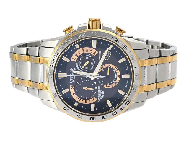 CITIZEN, Eco-Drive, Serie nr. 341020786, Boett nr. GN-4W-S / E650-S075157, kronograf, herrur, 42 mm, bicolour, quartz (Eco-Drive), mineralglas, datum, defekt (går ej), originallänk, viklås, ca 2013.
