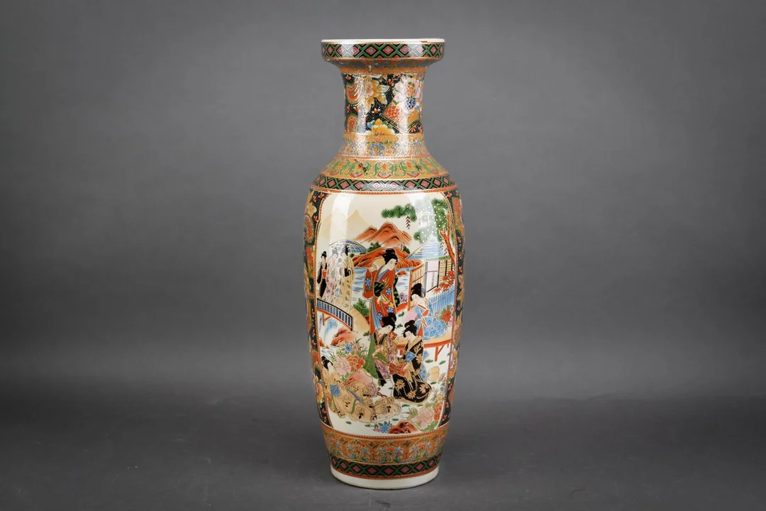 Kinesisk vase — Hobby and collectibles/Asian art — Lauritz