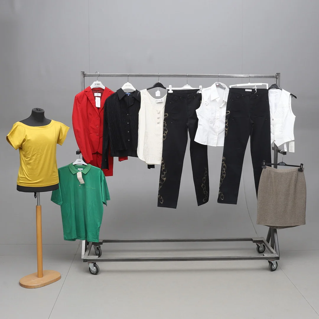 KLÄDER, 11 delar, b.la YSL, Escada, di Sairano. — Vintage & Designer Fashion — Gomér & Andersson Norrköping