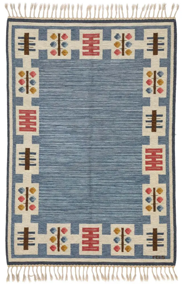 Anna-Greta Sjöqvist: Handwoven wool carpet in “rölakan” flatweave technique. L. 238 cm.