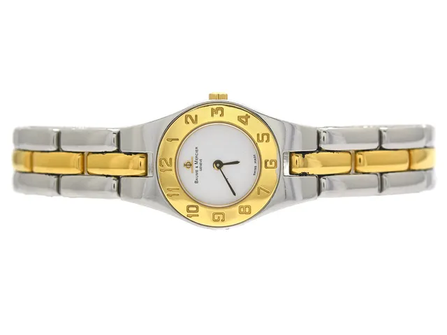 BAUME & MERCIER, Linea, Cal 5057, Serie nr. 4161897, Ref nr. MVO45203, damur, 22 mm, bicolour, quartz, safirglas, skadad urtavla, defekt, integrerad originallänk, viklås, Ref nr. PBDL, ca 1995.