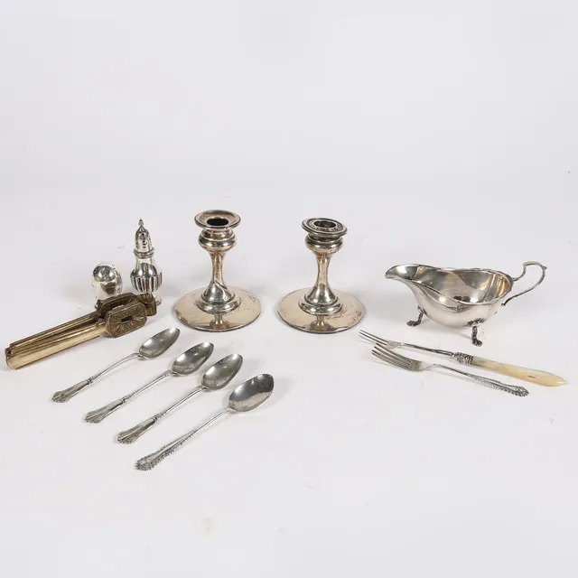 A COLLECTION OF SILVER AND PLATED WARE (QTY).
