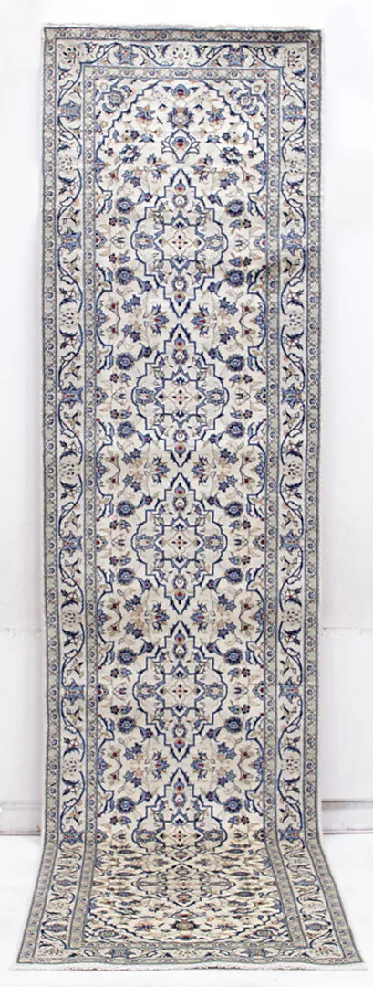 MATTA, Persisk, ljus Keshan, (fine), gallerimodell, 406 x 96 cm.
