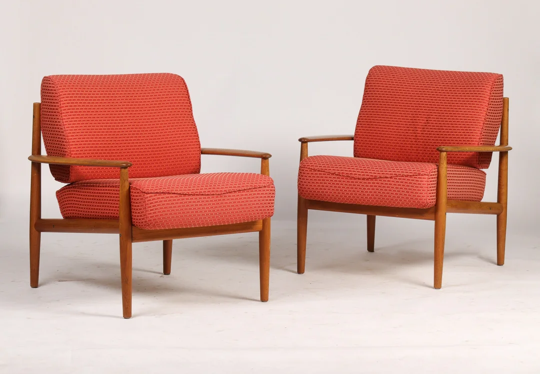 Grete Jalk. A pair of easy chairs, model 118, teak (2) — Furniture/Lounge chairs — Lauritz