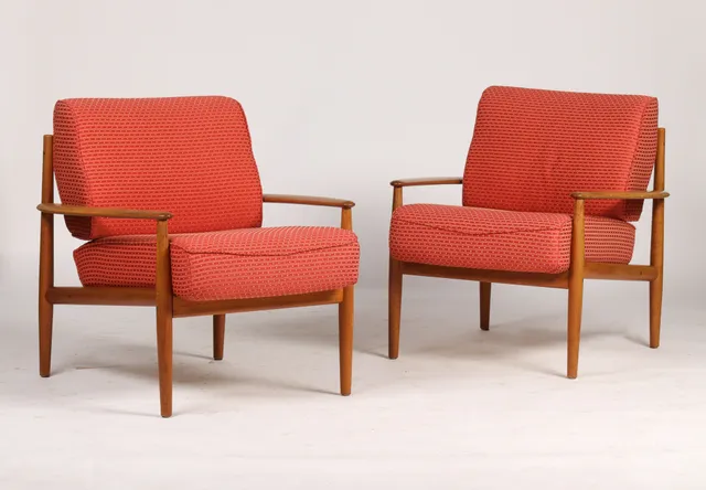 Grete Jalk. A pair of easy chairs, model 118, teak (2)