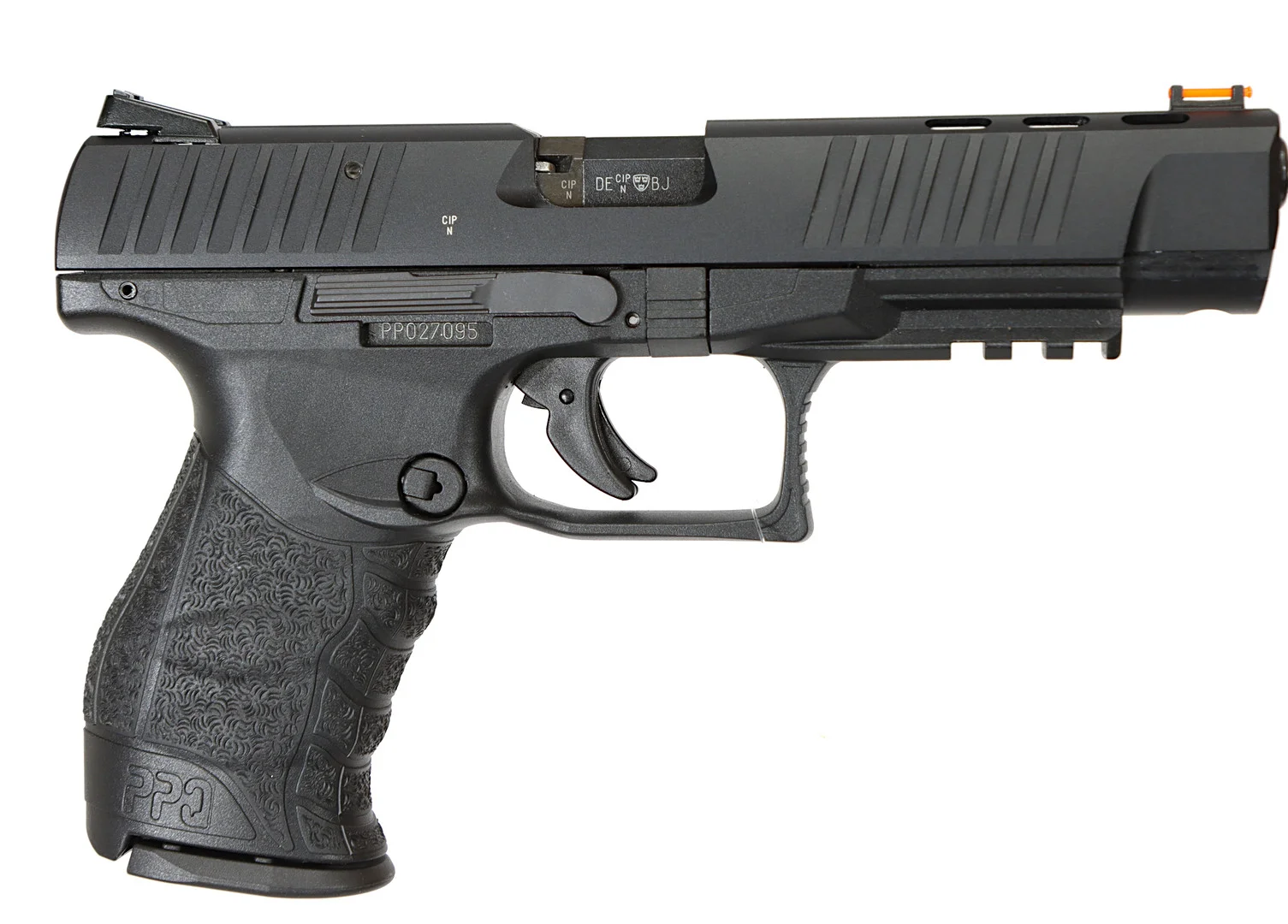 PISTOL, Halvautomatisk, fabrikat Walther, modell PPQ M2, kaliber .22lr, tillv.nr PP027095, se-nr SE3132262. — Pistols — Walter Borg