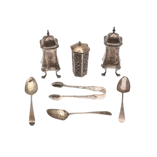 A MIXED LOT OF SILVER.