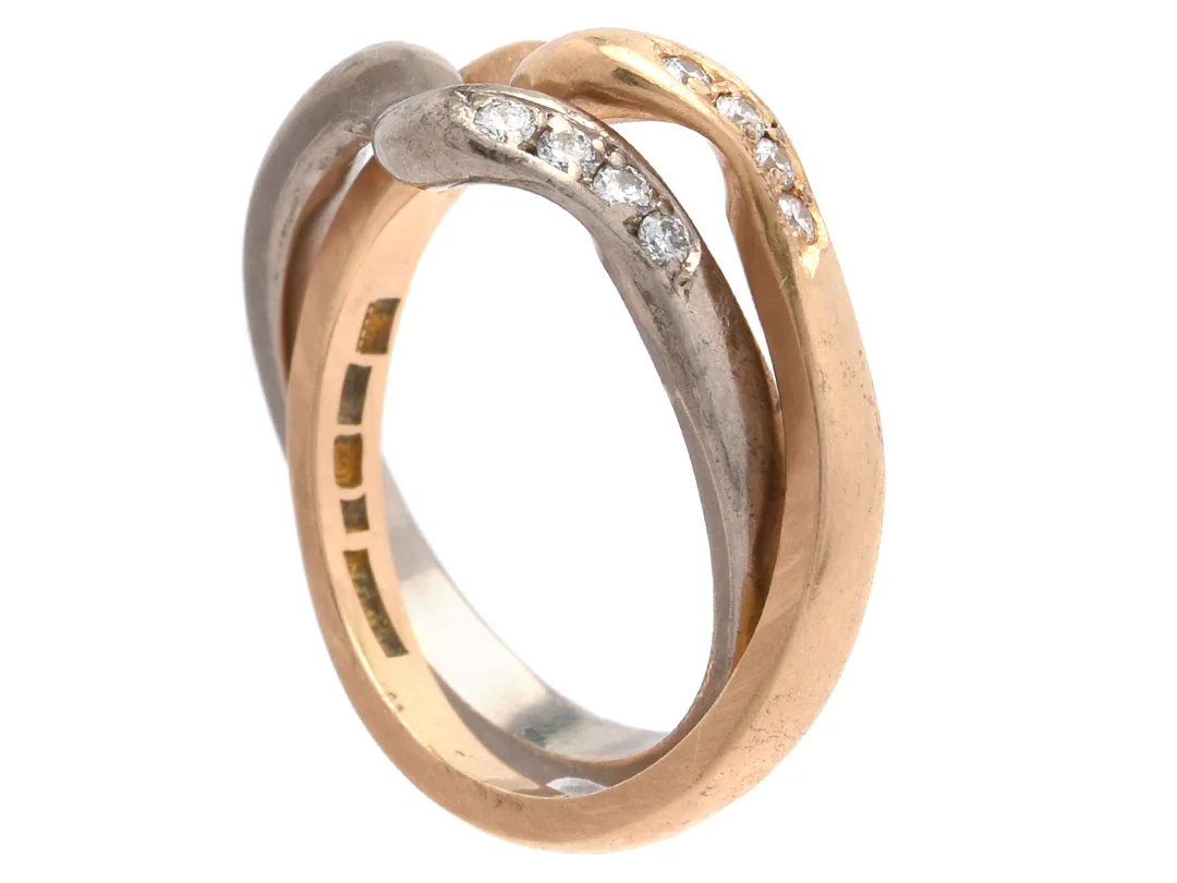 RING, 18K guld/vitguld, 8 briljantslipade diamanter ca 0,12 ctv, ca TW/VS, Guldsmed Björn Nillson, Kristianstad 2006, stl 17,5 mm, vikt 7,9 g. — Smycken/Ring — Kaplans