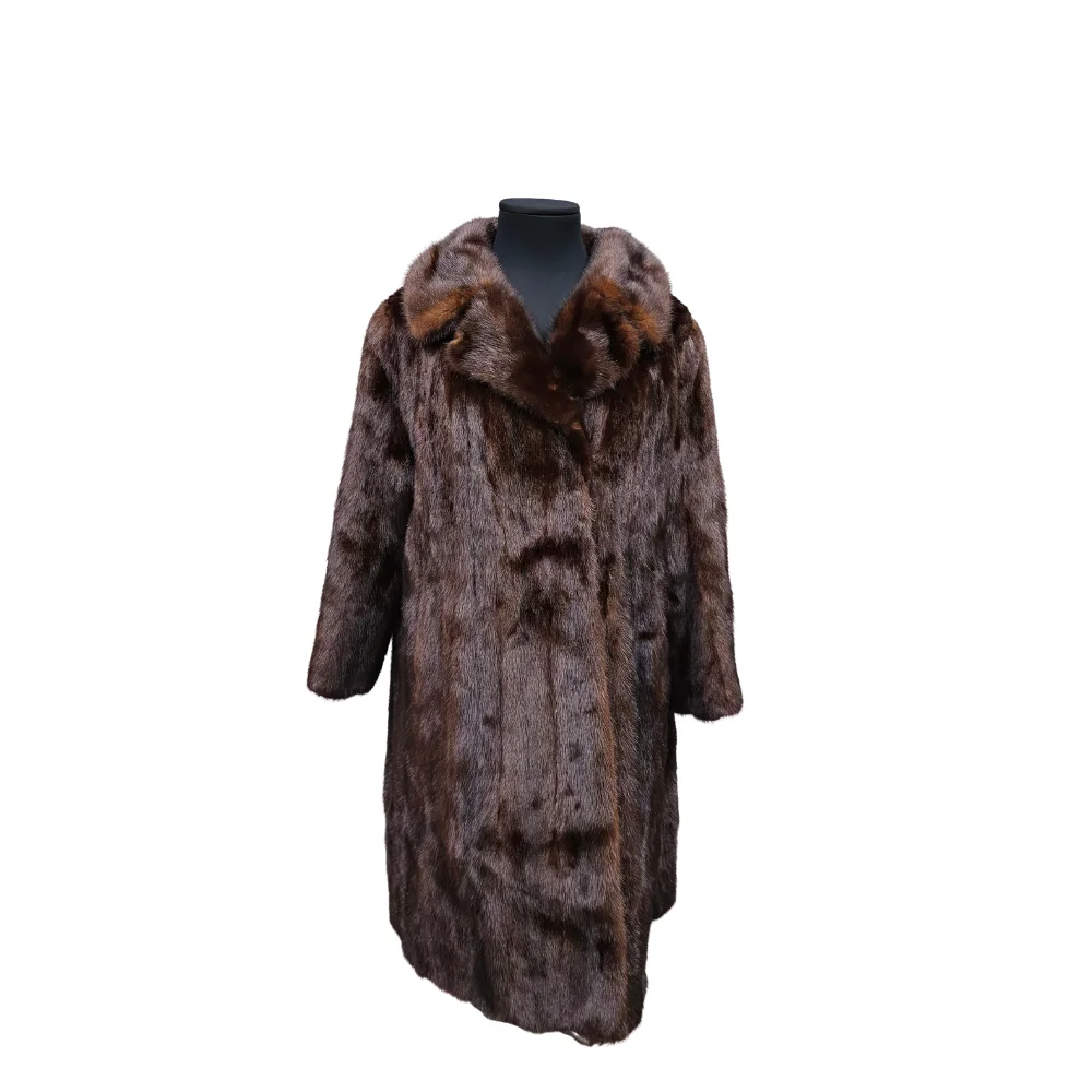 ABRIGO EN VISON. PELETERIA RAMON ESCOLA. — Vintage & Designer Fashion — Barcelona Auctions