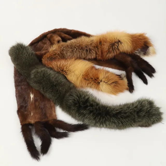 STOLA OCH KRAGAR, 3 stycken, bl. a mink, 1900-tal.