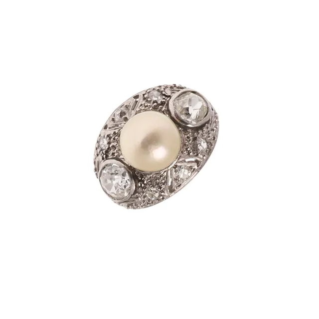 A DIAMOND AND CULTURED PEARL RING.