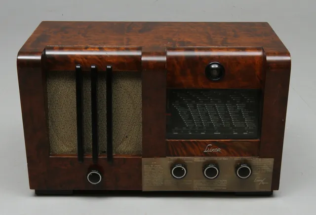 RADIO, Luxor, 1900-talets första hälft.