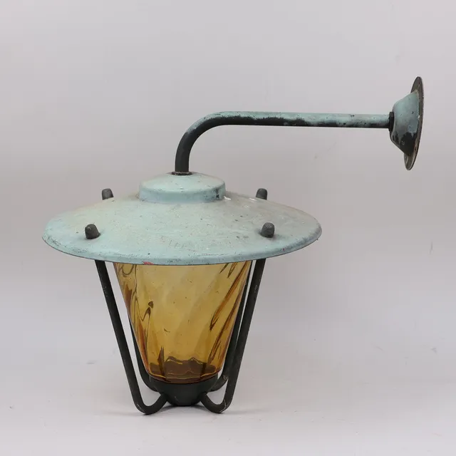 FASADLAMPA, koppar och glas, 1900-talets mitt.