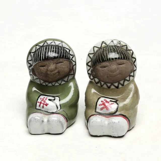 MARI SIMMULSON. FIGURER 2 st, keramik.