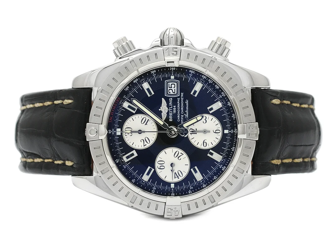 BREITLING, Chronomat Evolution, "Tachymetre", Chronometre, Cal 13 (ETA 7750), Verk nr. 2559706, Serie nr. 2559706, Ref nr. A13356, Boett nr. 0209B4, kronograf, herrur, 43,7 mm, stål, automatisk, safirglas, datum, läderband, originalspänne, servad mars 2014, cert, september 2009, box (skadad), ytterkartong. — Klockor/Breitling — Kaplans