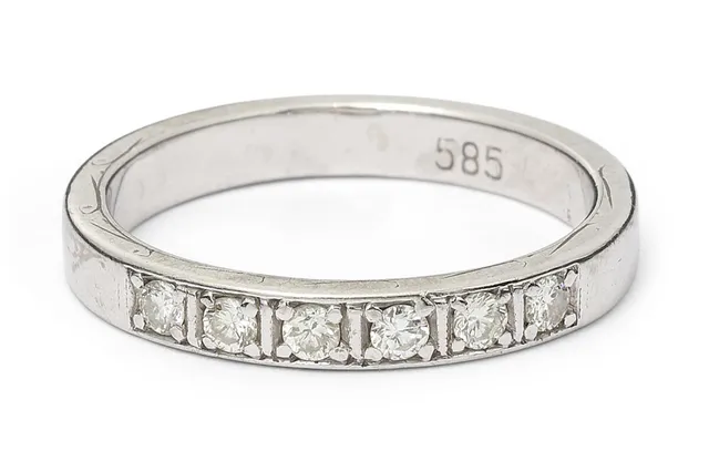 A diamond eternity ring set with brilliant-cut diamonds, mounted in 14k white gold. Weight app. 3.2 g. Size 51.