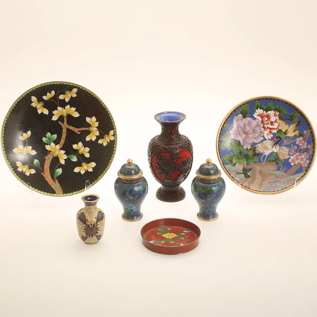 DIVERSE FÖREMÅL CLOISONNÉ, 7 delar, orientaliska.