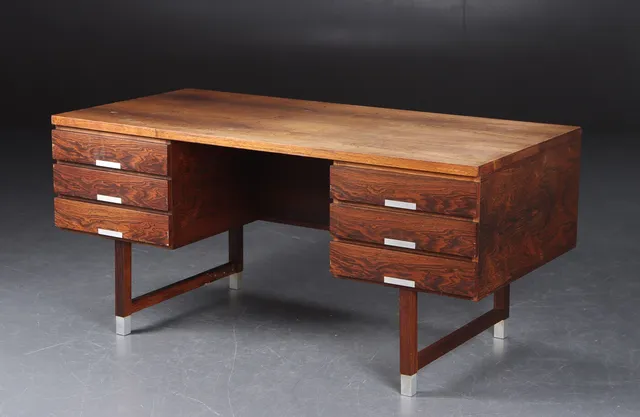Fritstående skrivebord af palisander, 1960'erne