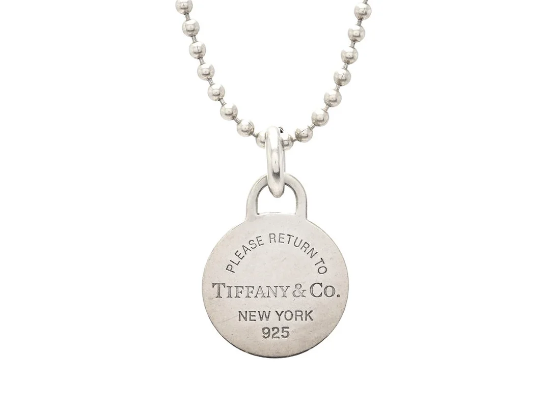 TIFFANY & CO, hänge med kedja, Return to Tiffany, längd 61,5 cm, vikt 18,1 g, smyckespåse, originaletui. — Smycken/Hänge med kedja — Kaplans