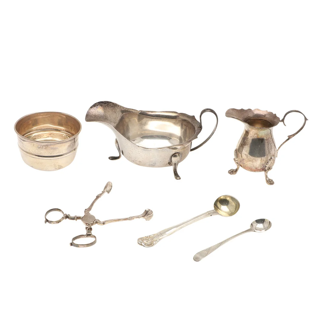 A SMALL MIXED LOT OF SILVER. — Silver — Lawrences Auctioneers