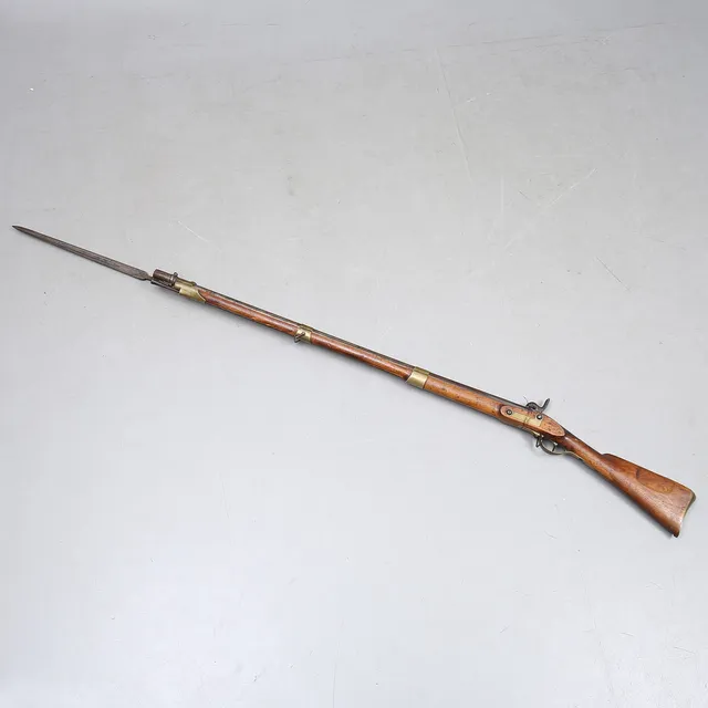 SLAGLÅSGEVÄR med BAJONETT, m/1815-49.