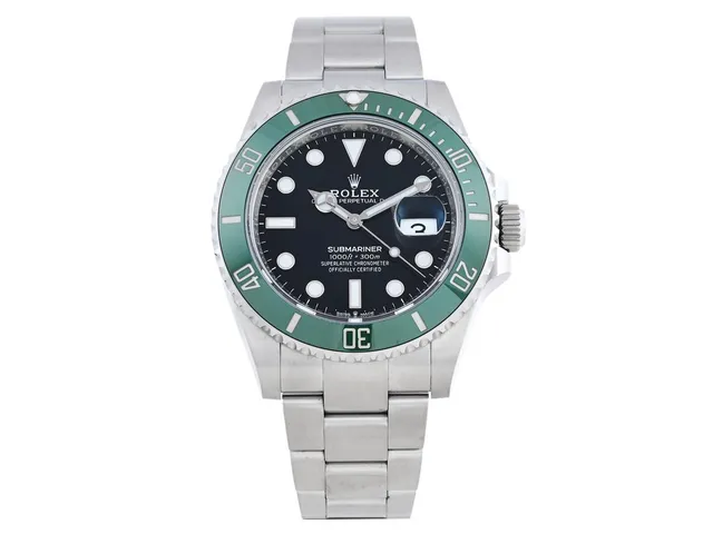 ROLEX, Oyster Perpetual Date, Submariner (1000ft = 300 m), Chronometer, s.k. "Starbucks", Ref nr. 126610LV, Serie nr. 857W29V3, Cal 3235, Verk nr. S104G601, herrur, 41 mm, stål, automatisk, safirglas, datum, grön keramisk ring (Cerachrom), Fliplocklänk, viklås (Glidelock), Ref nr. 97JB00-356/7YL+L9J, cert, april 2023, box, ytterkartong.