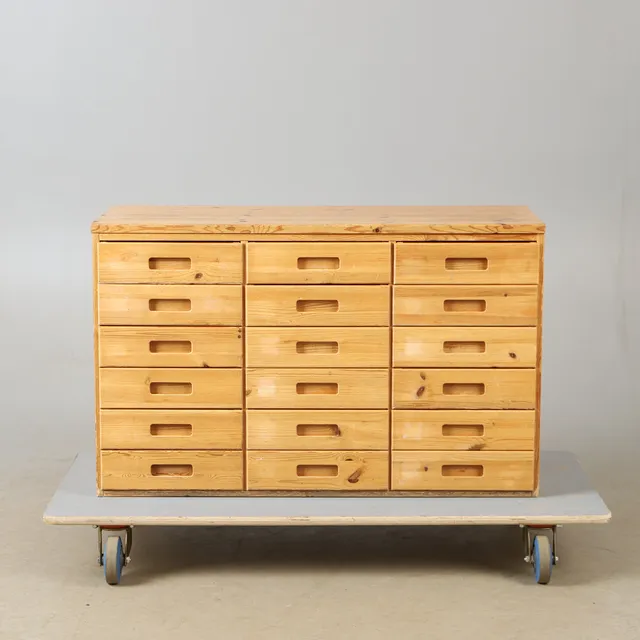 BYRÅ/HURTS, furu, "Uffe", IKEA, 1970-tal.