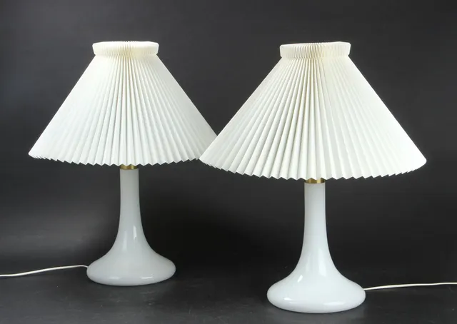 Poul Christiansen for Holmegaard/Le Klint. Par bordlamper, model 363 (2)